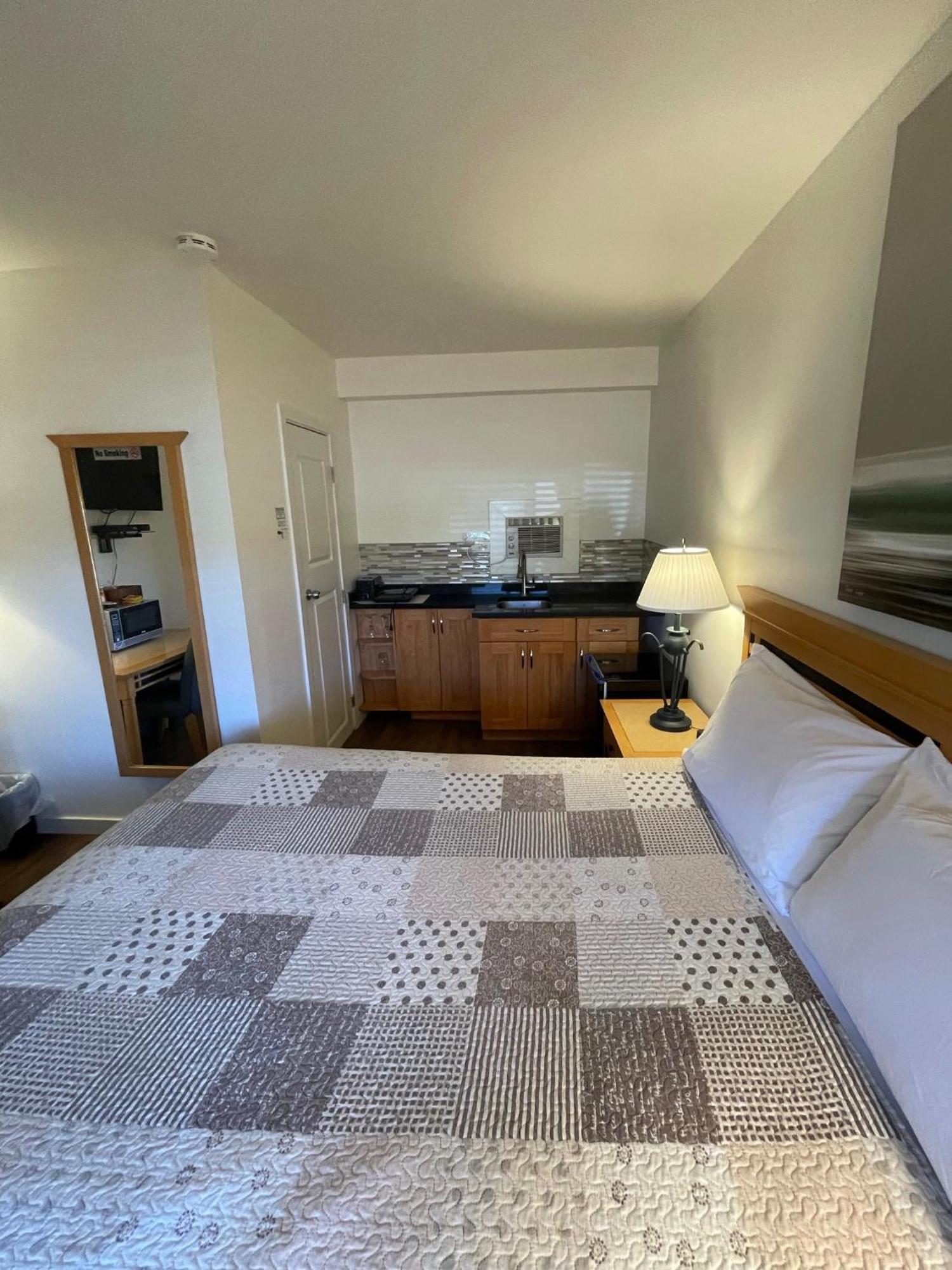 Sunset Motel Cache Creek Bagian luar foto