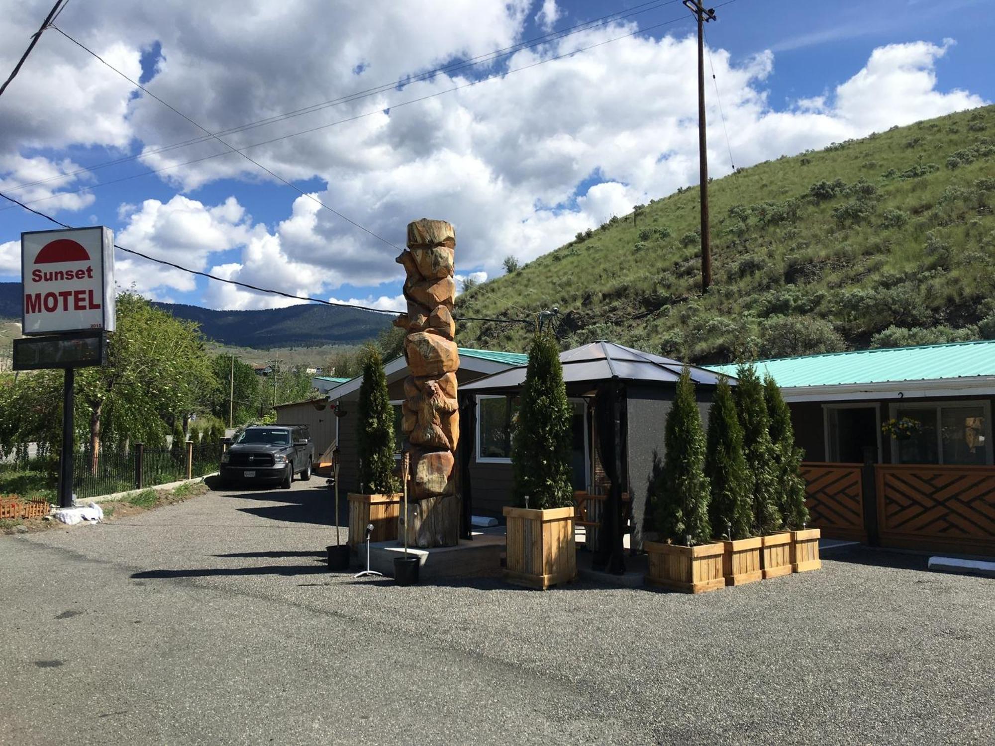 Sunset Motel Cache Creek Bagian luar foto